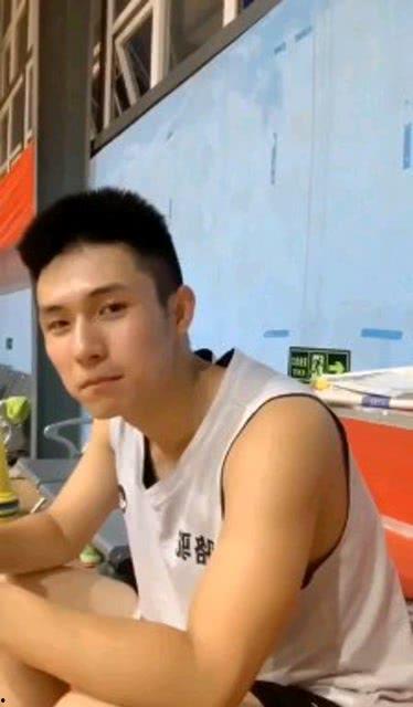 日韩小哥哥大全视频在线,全网热门视频带你领略风采